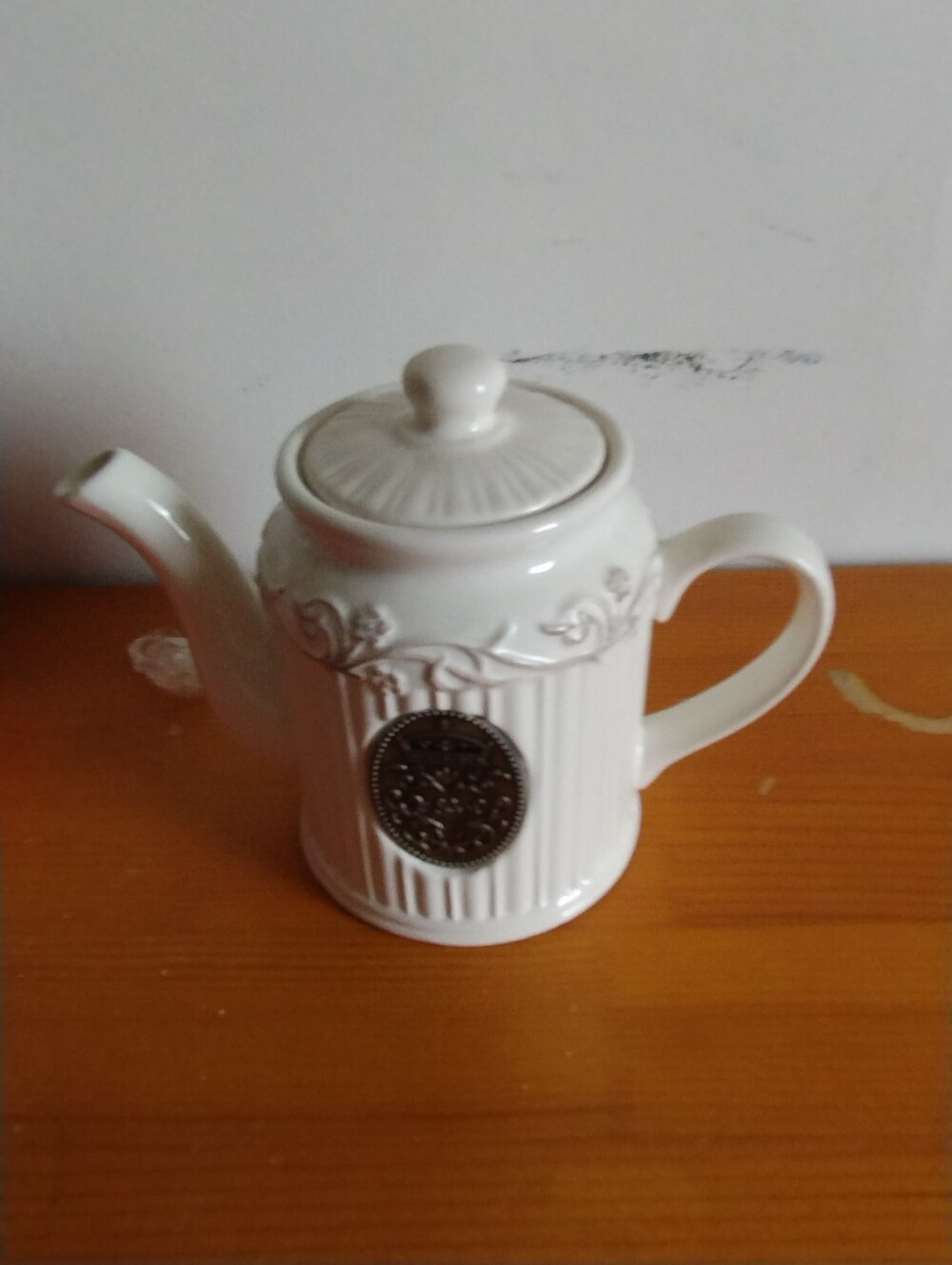 White Ceramic Teapot with Decorative Medallion - Classic Home Kitchen